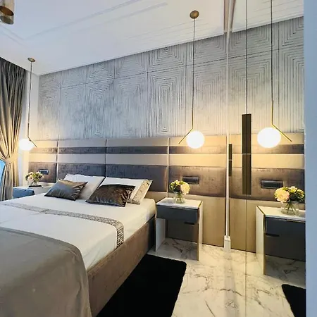 First * Mamaia